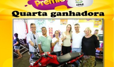 Entrega do quarto pr&ecirc;mio