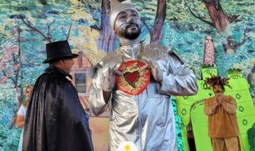 Apresenta&ccedil;&atilde;o Teatral &ndash; O M&aacute;gico de Oz: Al&eacute;m do Arco-&Iacute;ris